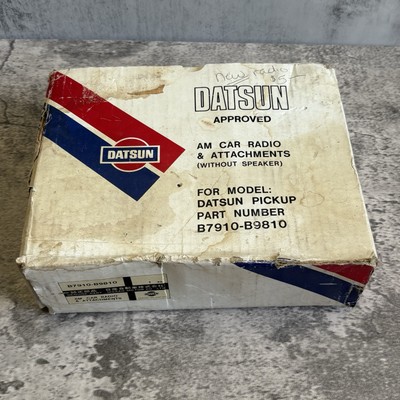 RARE NIB Hitachi AM Stock Radio TM-551R Datsun Pickup Truck Made In Japan