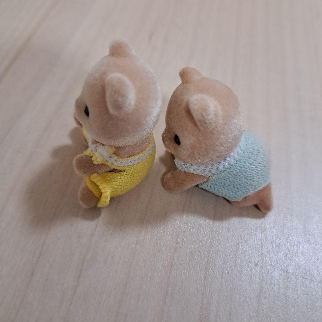 Sylvanian Families Bear Baby Initial Teardrop Crawling
