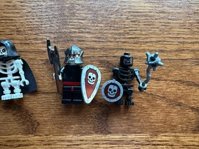 LEGO 4527428 Skeletons Battle Pack Castle Fantasy 2008 Minifigures Complete