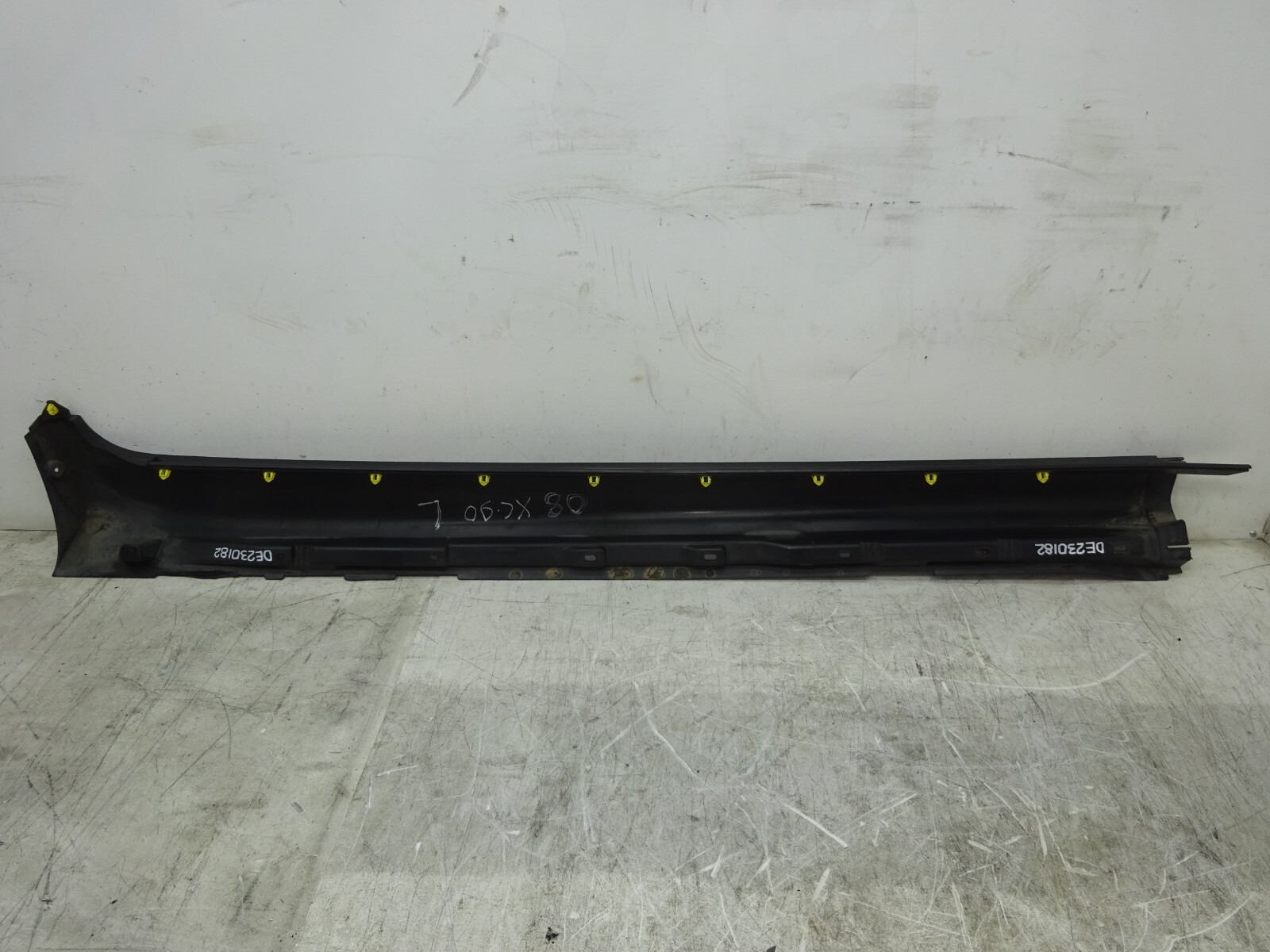 2003-2012 Volvo XC9 Left Driver Skirt Rocker Panel Trim Molding 