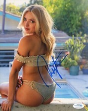 Peyton List Sexy Cobra Kai Autographed Signed 8x10 Photo ACOA