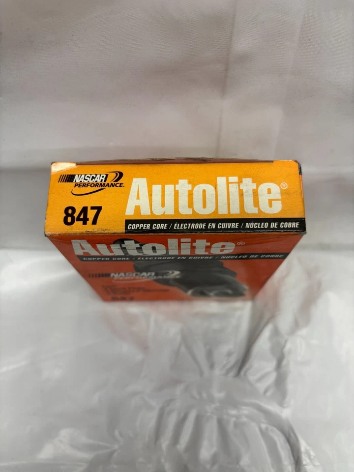 4 Pack - Autolite 847 Copper Resistor Automotive Replacement Spark Plugs-*NEW* Foto 2 de 4