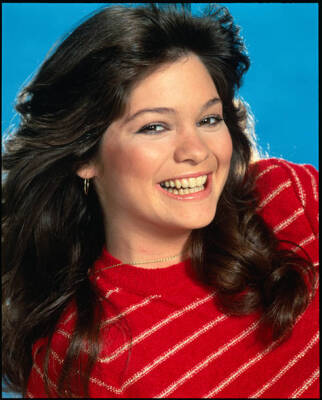 Cast member Valerie Bertinelli as Barbara Cooper Royer Old TV Photo