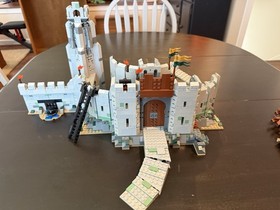 LEGO 9474 Battle of Helm's Deep Lord of the Rings 99% Complete