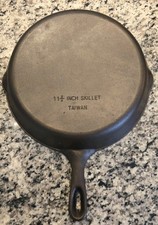 Vintage Taiwan Cast Iron Skillet 11 3/4 Resto...