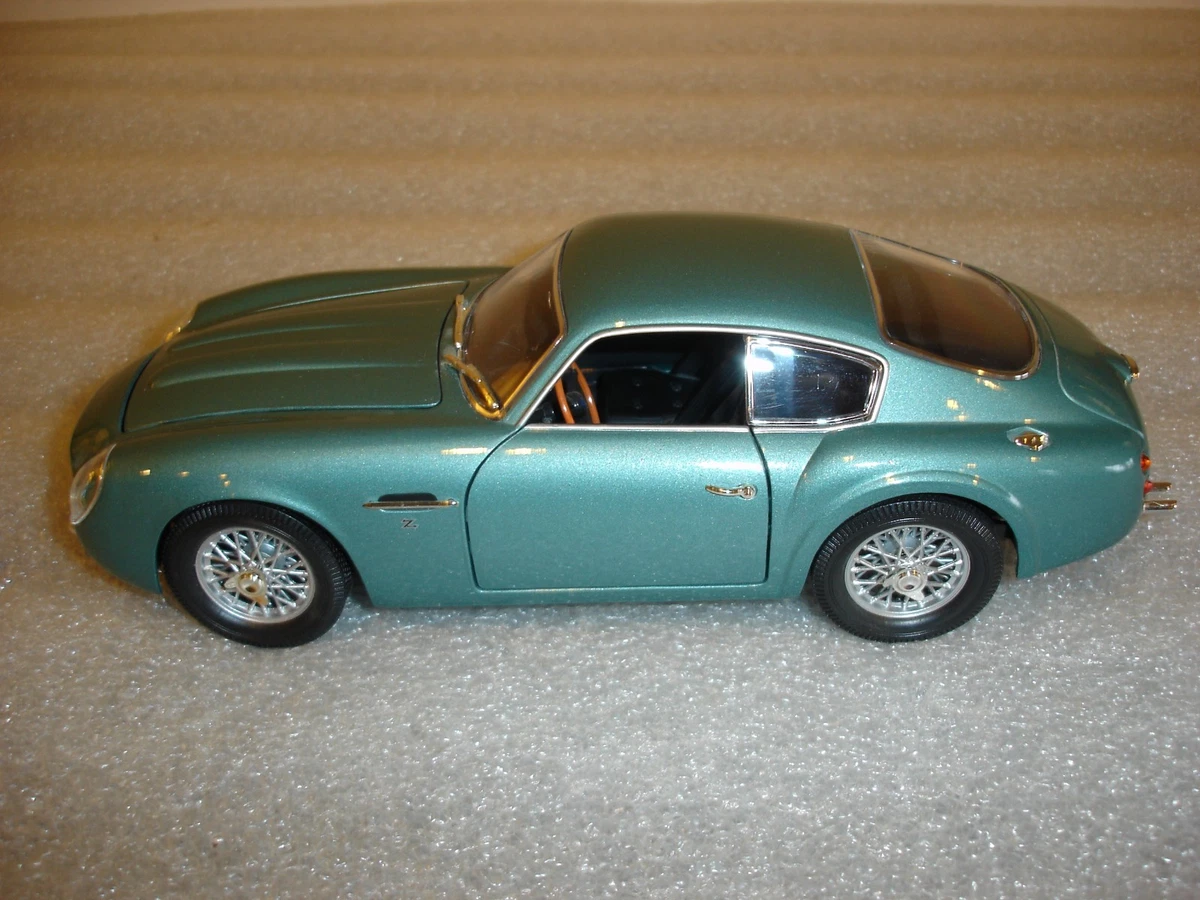 Road Signature 1:18 Aston Martin Diecast Cars, Trucks & Vans for