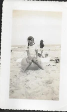 BLACK AND WHITE PHOTOGRAPH Original STUMBLED UPON SNAPSHOT 52 50 O