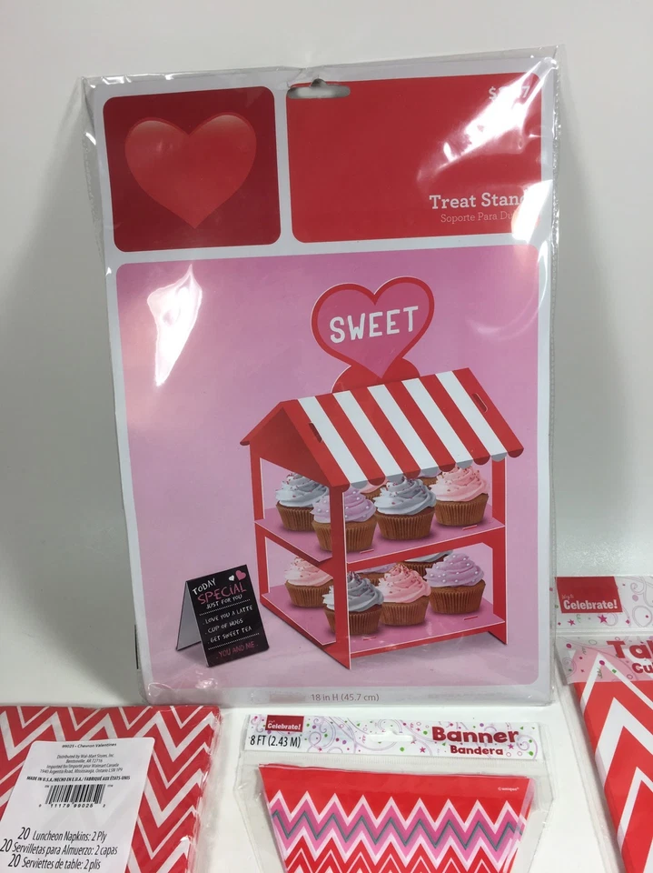 Platos de mantel con soporte para magdalenas Chevron suministros para fiestas de San Valentín Foto 2 de 4