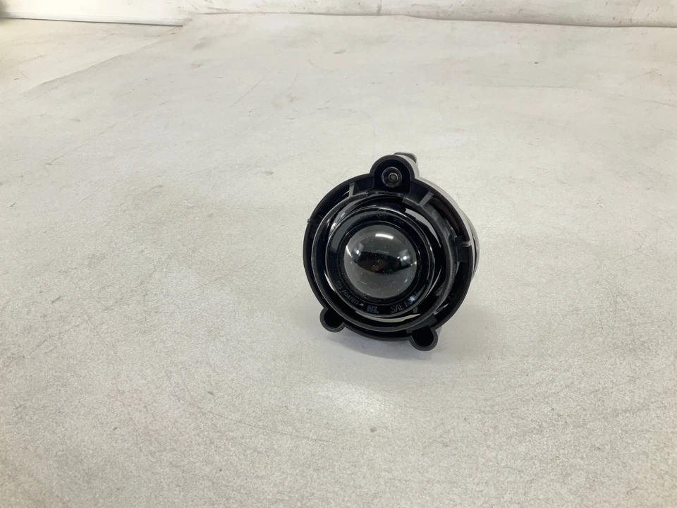 05-07 Luz antiniebla delantera izquierda conductor o pasajero derecho SATURN ION Foto 4 de 4