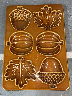 Crate and Barrel Fall Harvest Acorn/Pumpkin/Leaves Baking Cakelet Muffin Pan