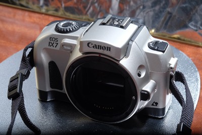 CANON EOS IX 7 APS - GETESTET UND FUNKTIONSFÄHIG