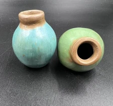 Chulucanas Peru Pottery Handmade Weed Pot Miniature Vase Primative Set of 2