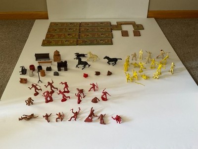 Vintage  67 pcs MARX Tin Litho Fort Dearborn & Assorted Playset Parts & Pieces