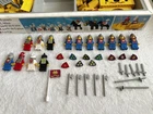 (L-2) LEGO® 375 Knights Castle Knights with Original Box