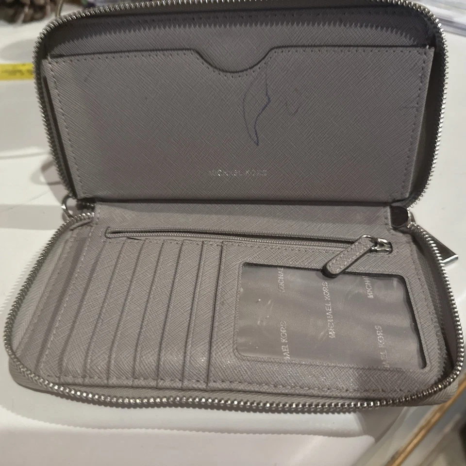 Cartera Michael Kors Continental Viaje Gris Muñequera Compartimento Multibolsillo Foto 3 de 3