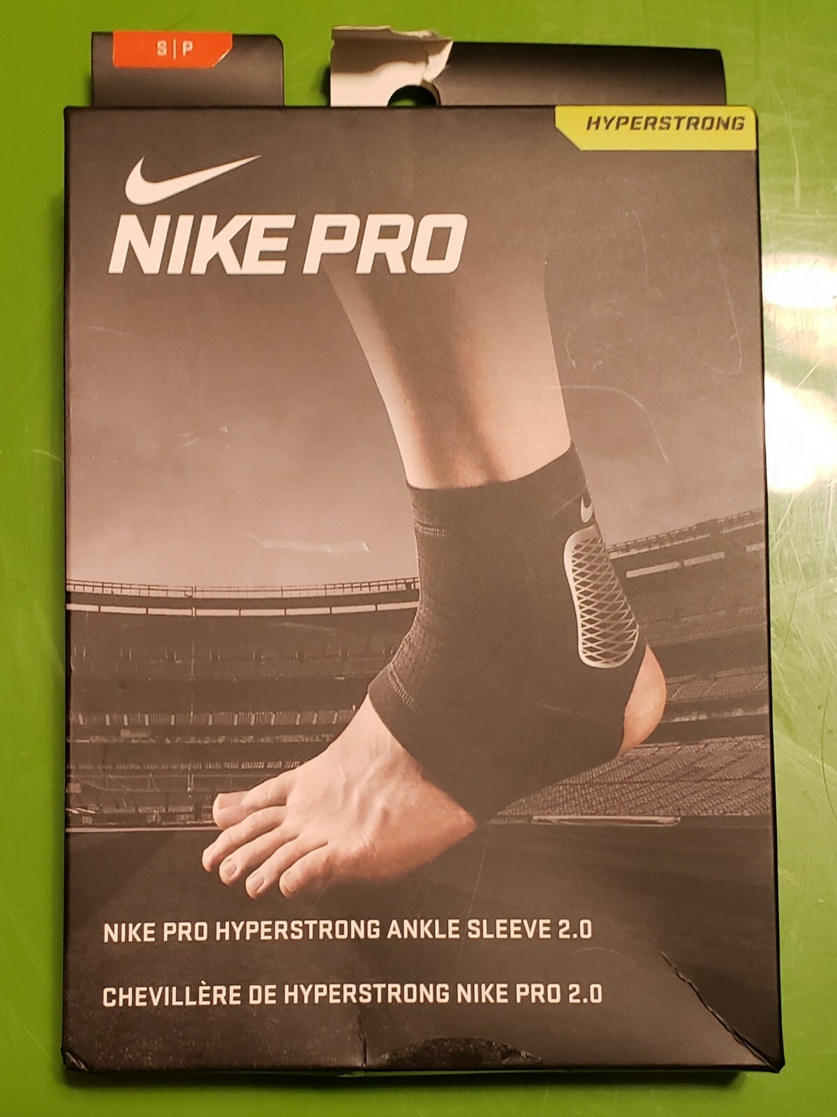 nike hyperstrong strike