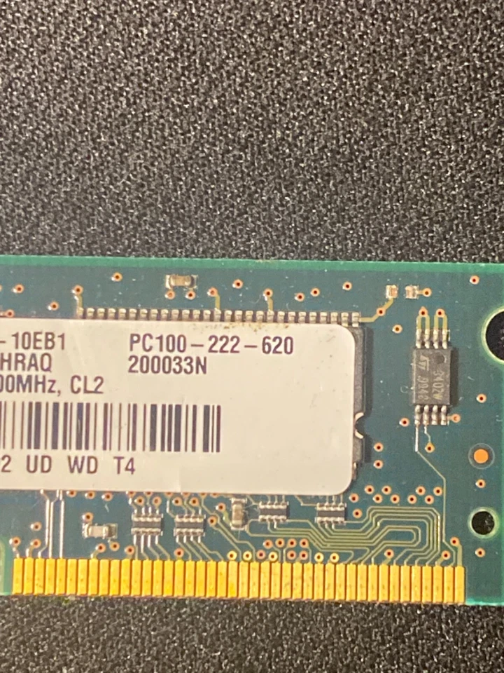 Micron 64MB Synch PC100-222-620 MT4LSDT864HG-10EB1 Laptop Memory - Image 3 of 4
