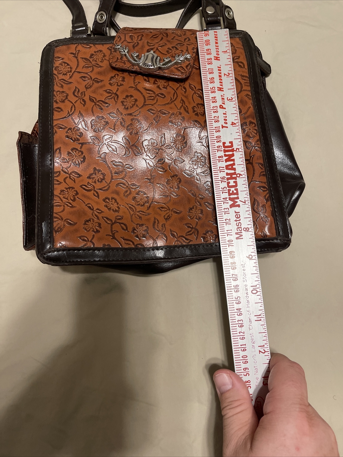 mc Marc Chantal brown leather shoulder bag closure Western