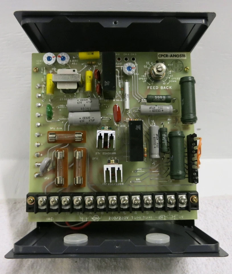 ServoPack Yaskawa CPCR-ANO51B Servo Drive CPCR-AN-51B CPCRAN51B 200/220V BN051A Foto 2 de 4