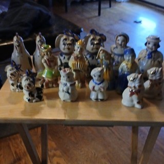 Set of 16 Shawnee S & P shakers