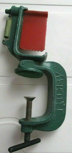 Rigby table clamp for braiding rugs, rugmaking tool