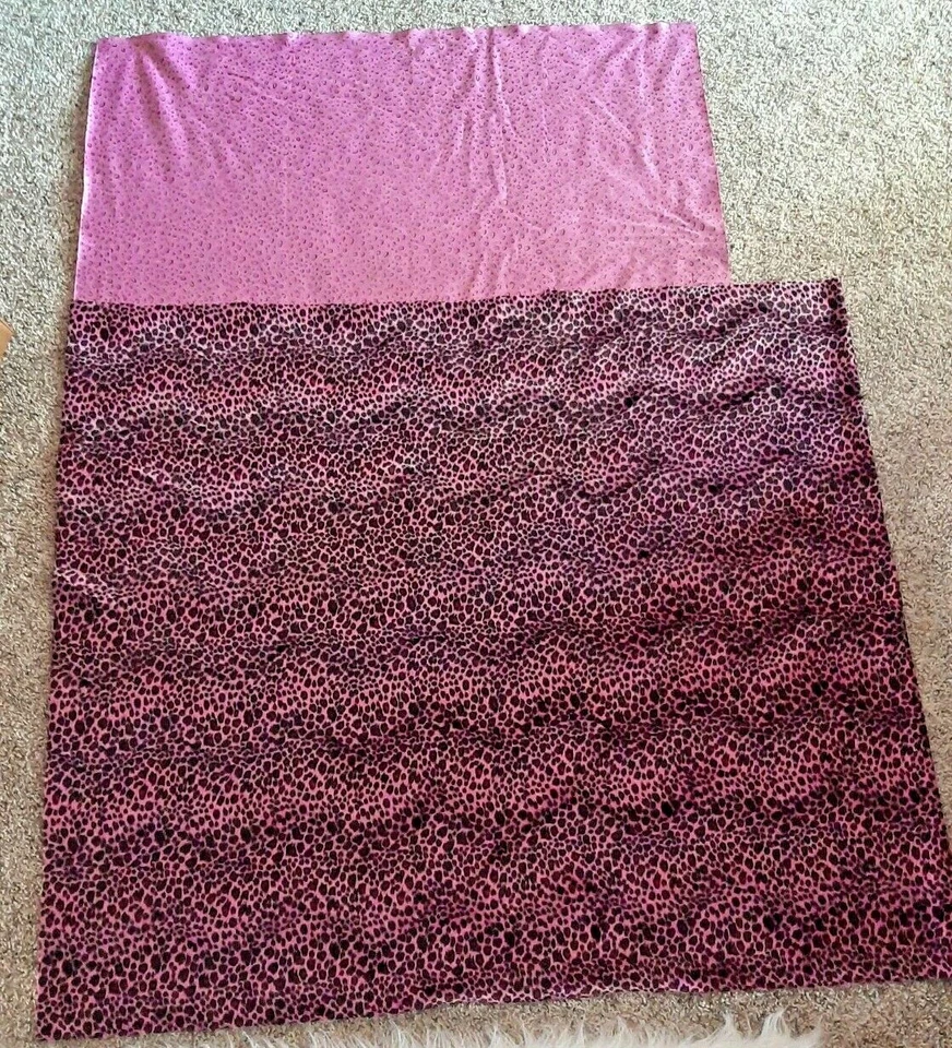 Tela de leopardo rosa felpa/terciopelo material con estampado animal 96" x 82" x 20" x 40" Foto 2 de 3
