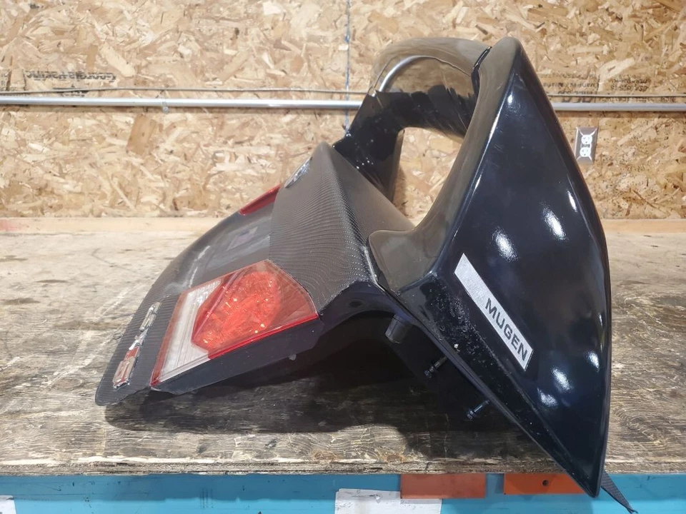 2006 - 2011 Acura CSX tipo S porta-malas com luzes com réplica asa Mugen - Imagem 2 de 4