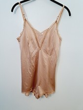 Sears Vintage The Doesn't Slip Nude Nylon Anti Cling Size 34 Flaw