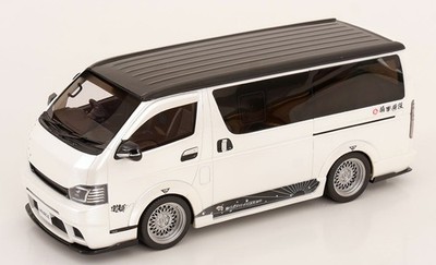1:18 Otto Toyota Hiace Super GL Custom 2008 whitemetallic