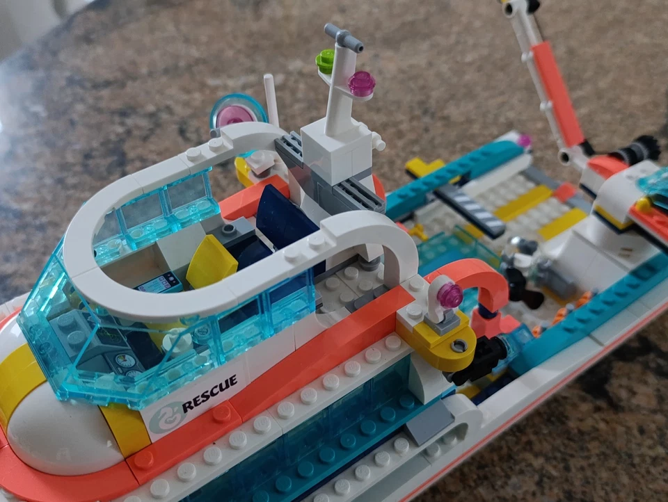 LEGO Friends 41381 Le bateau de sauvetage - Photo 4/4