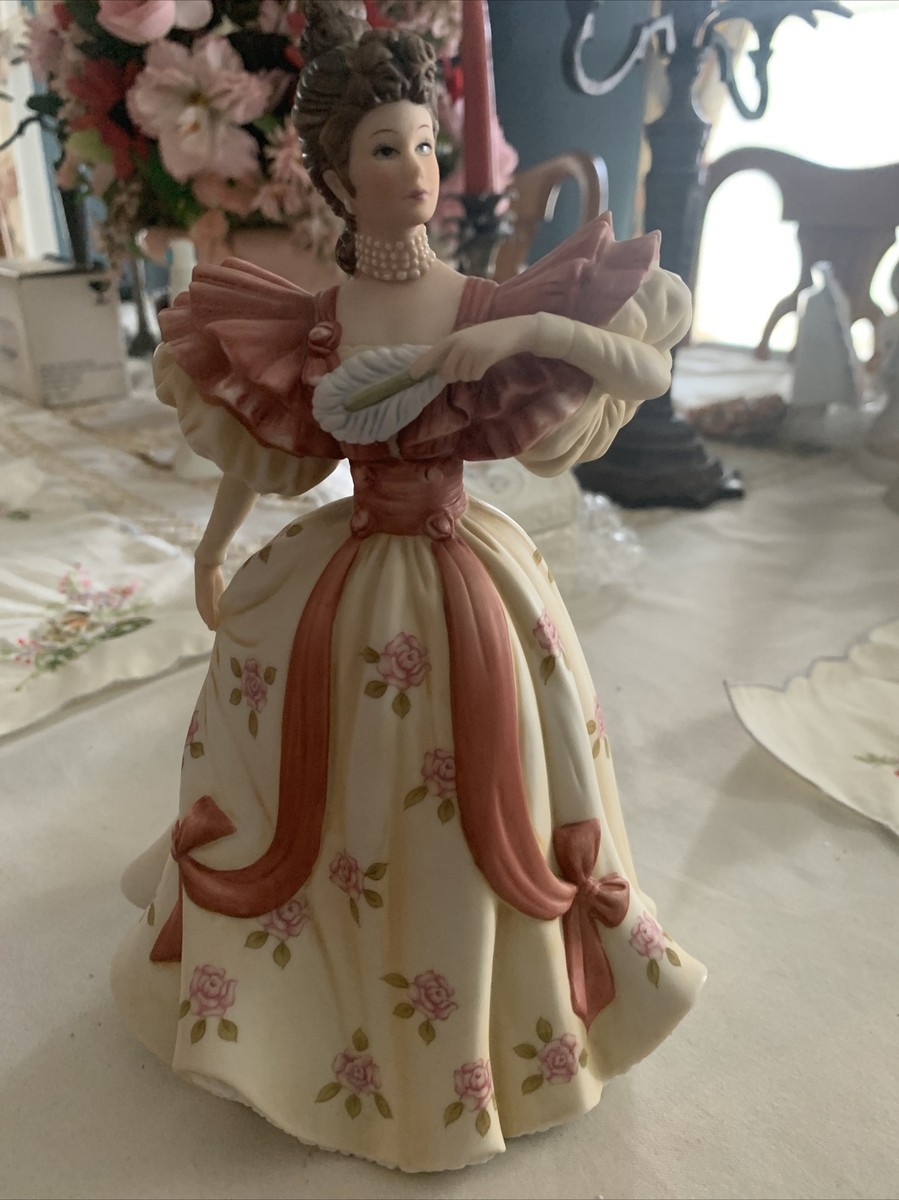 LENOX レノックス 磁器 フィギュア ファーストワルツ 貴婦人 Amazon.com: PM Victorian Porcelain Lenox First Waltz 8 1/2