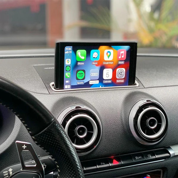Apple CarPlay Audi Q2 Q7 pour écouter Spotify et naviguer sans fil lors de vos voyages en famille