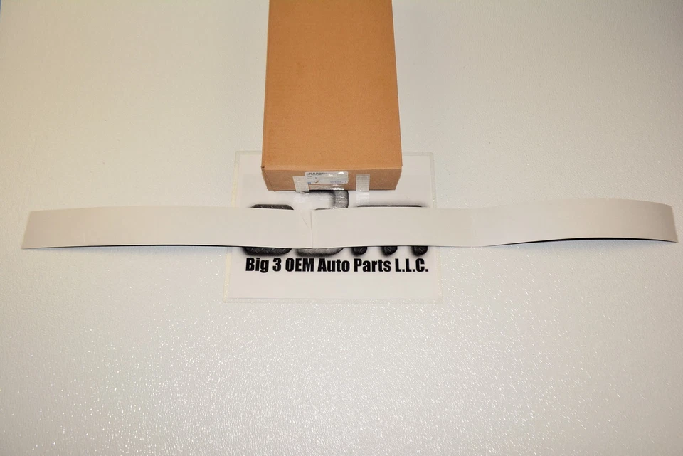 Almohadilla aislante de correa de tanque de combustible original GM tira adhesiva anti chirridos nueva OEM Foto 3 de 4