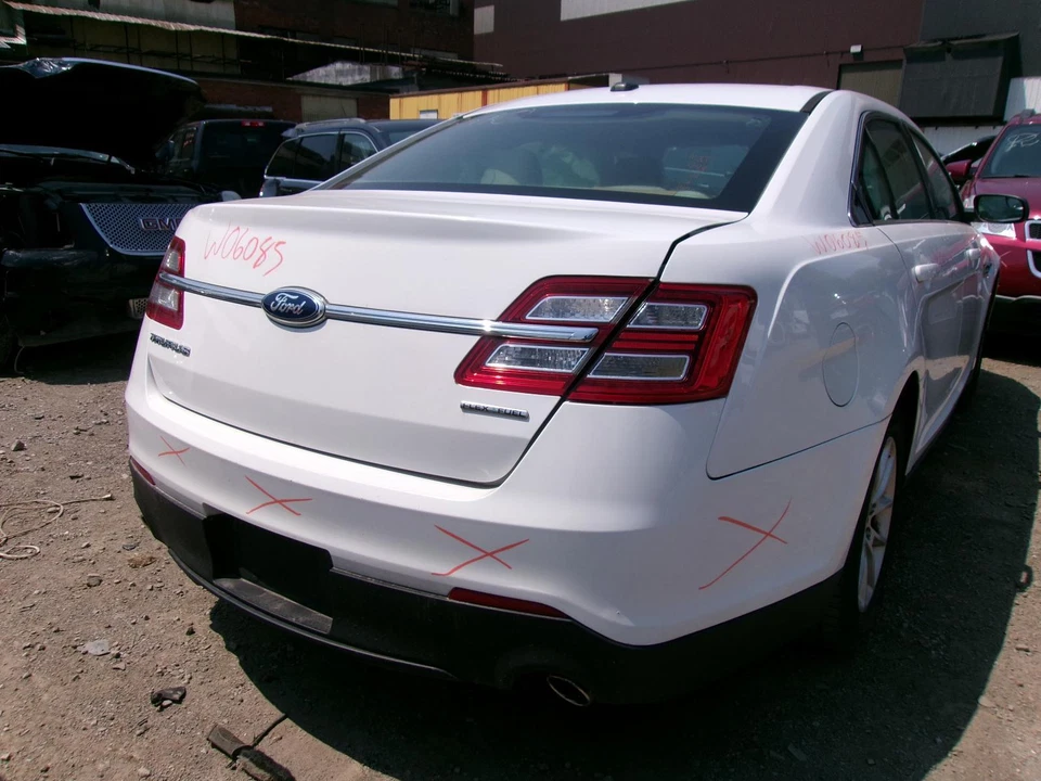 Б/у воздухоочиститель в сборе подходит: 2014 Ford Taurus 3,5 л без турбонаддува класса A - Изображение 4 из 4