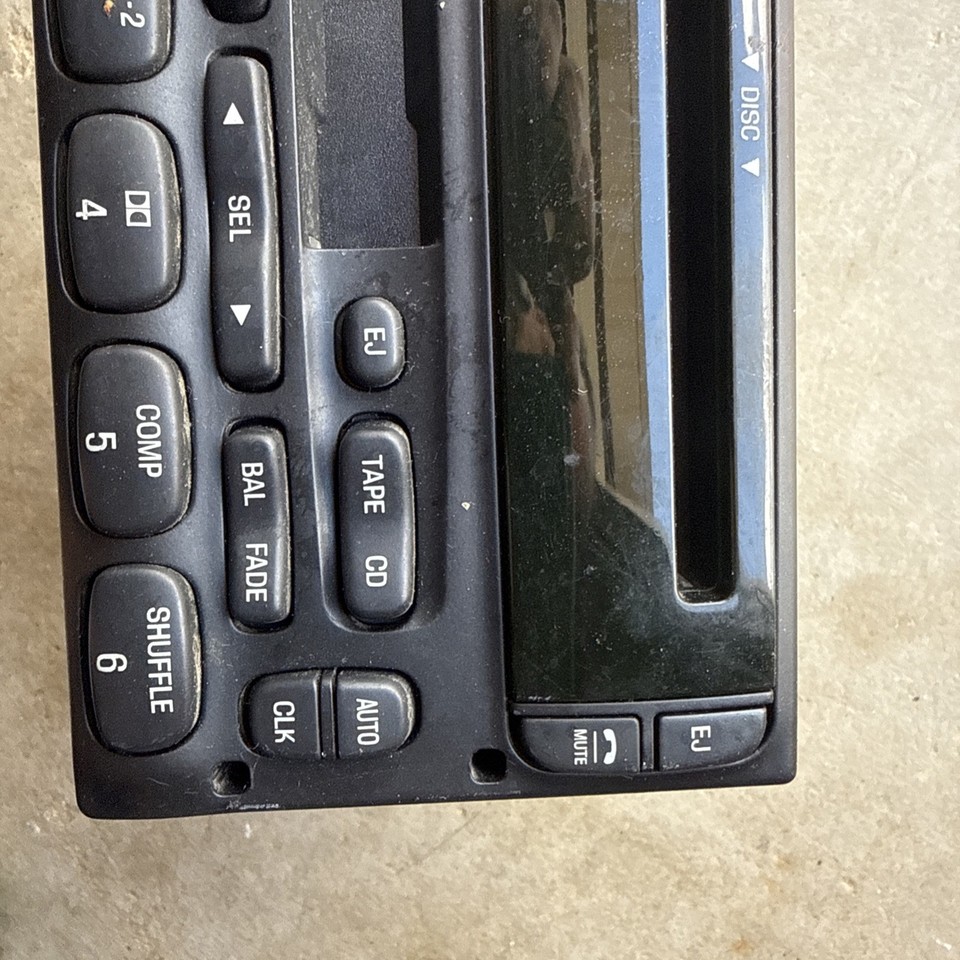 99 2000 2001 02 03 2004 Ford F250 F350 Series Truck Ranger Radio CD ...