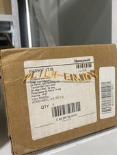 1PCS NEW Honeywell Protectorelay RA890F 1718 RA890F1718