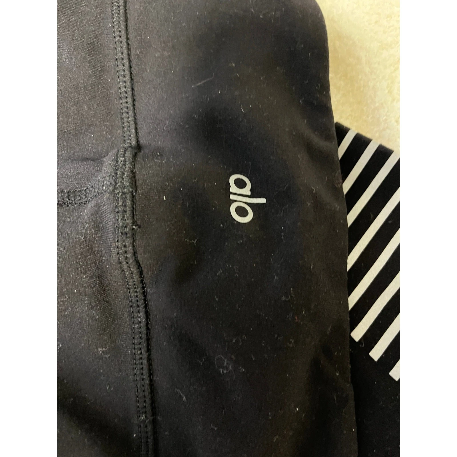 alo-yoga airbrush yoga leggings