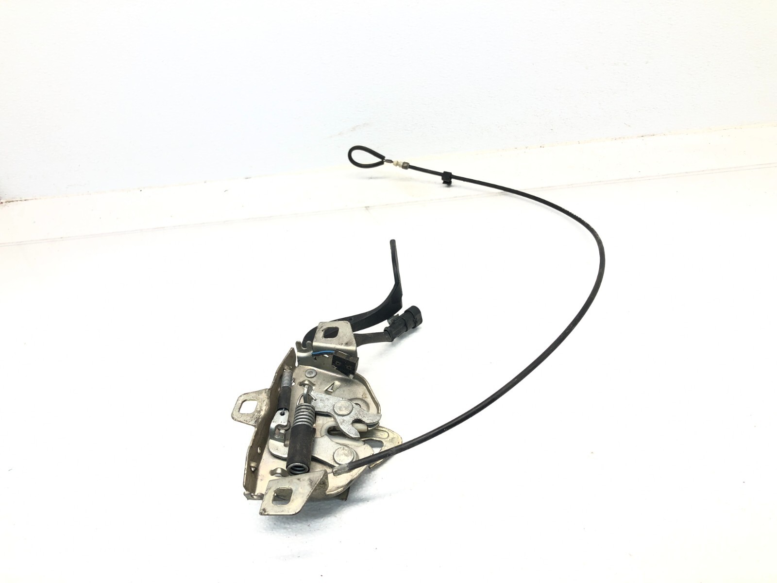 2008-2019 MASERATI GRANTURISMO S M145 HOOD LOCK LATCH RELEASE ACTUATOR OEM
