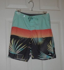 Quicksilver DryFlight Water Repellent Board Shorts Youth Size 28/14