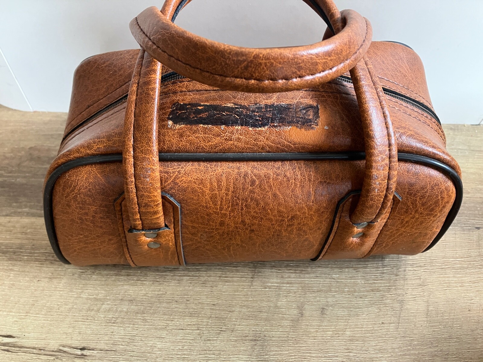 Thomas Taylor Lignoid Flat Green Lawn Bowls Size 4 With Carry Case Bag