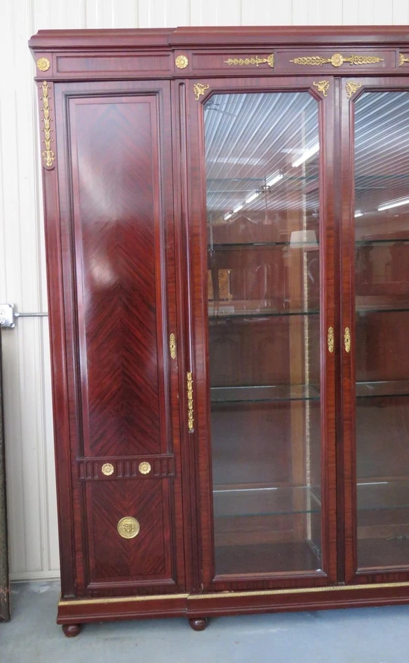 Armario vitrina gabinete chino montado en bronce palo de rosa francés raro Luis XVI  Foto 4 de 4