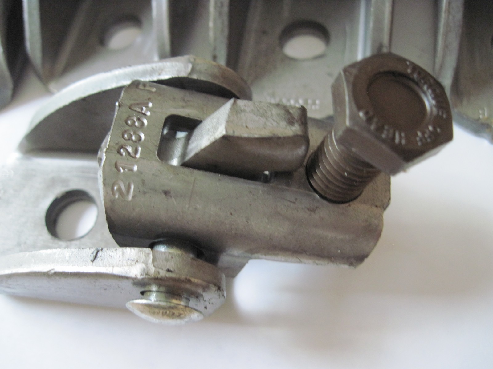 (Qty 5) Eaton Tolco 980 1/2 PLN Universal Swivel Sway Braces 1/2" Bolt Hole