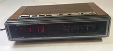 Vintage Soundesign Clock Radio Model 3691-A