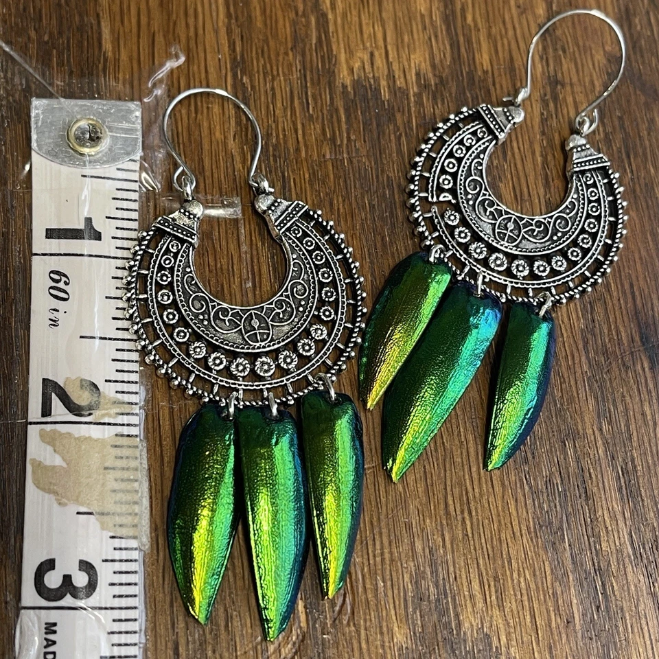 Pendientes Exóticos Joya Tailandesa Ala Escarabajo Iridiscente Azul Verde Con Plata Tibetana Foto 2 de 4