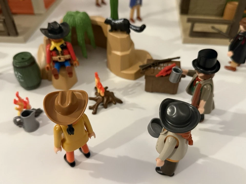 Huge Western Playmobil Lot W/ Multiple Sets Including Saloon, Sheriff, &Carriage - Image 4 of 4