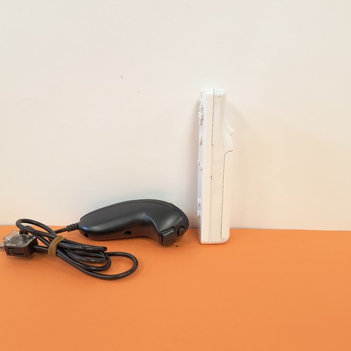 Console NINTENDO WII + SENSOR BAR + CONTROLLER WII MOTION PLUS INSIDE + CAVI - Foto 13 di 19