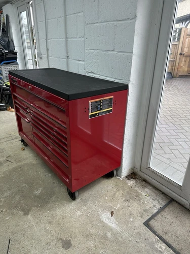 Snap on Tool Box 55inch Roll Cab KRA2422 in Red with 2 keys (New/used condition) - Picture 3 of 5