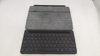 Apple A1772 Portable Smart QWERTY Keyboard Folio For Apple IPad