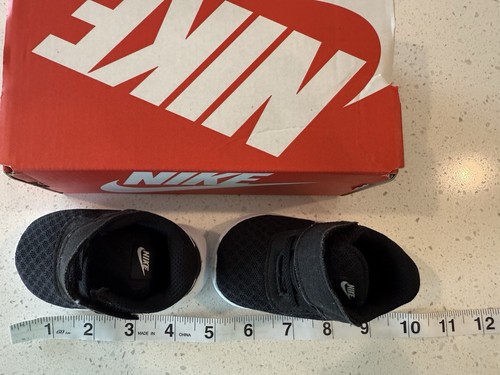 Nike Tanjun Zapatillas Bebé 818383-011 Negro/Blanco Talla 2C Nuevas En Caja - Imagen 5 de 9
