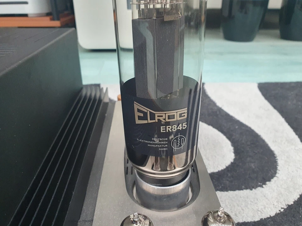 Unison Research S8 + ELROG ER845 / Top-Zustand / Fernbedienung - Bild 4 von 4